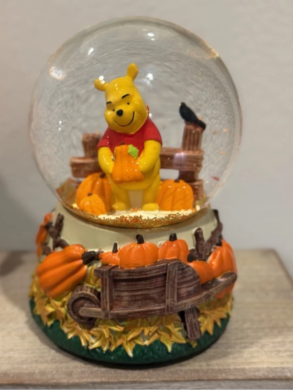 Musical Disney Winnie the Pooh Fall Pumpkin Crow Harvest Musical Snow
Globe RARE